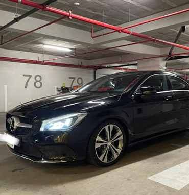Sedán de la flota de Taxi Aeropuerto VIP, ideal para viajeros individuales o en pareja
